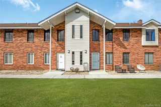 8 Cheyenne Court 8, Coram, NY 11727