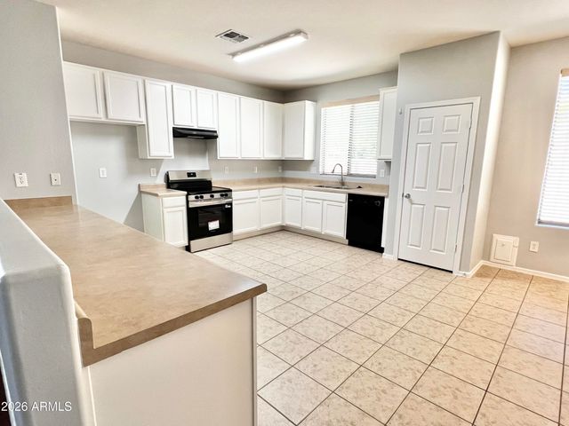 5238 W Cochise Drive, Glendale, AZ 85302