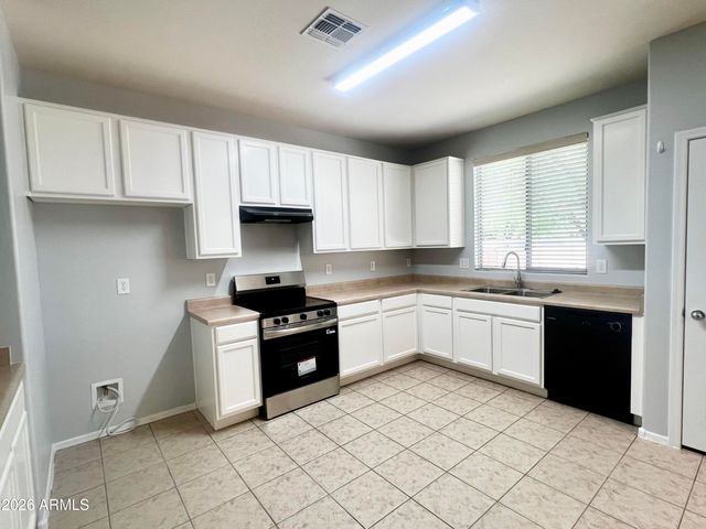 5238 W Cochise Drive, Glendale, AZ 85302