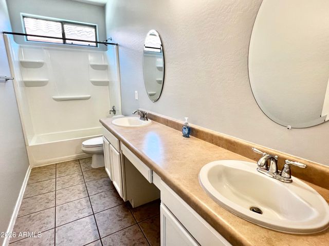 5238 W Cochise Drive, Glendale, AZ 85302