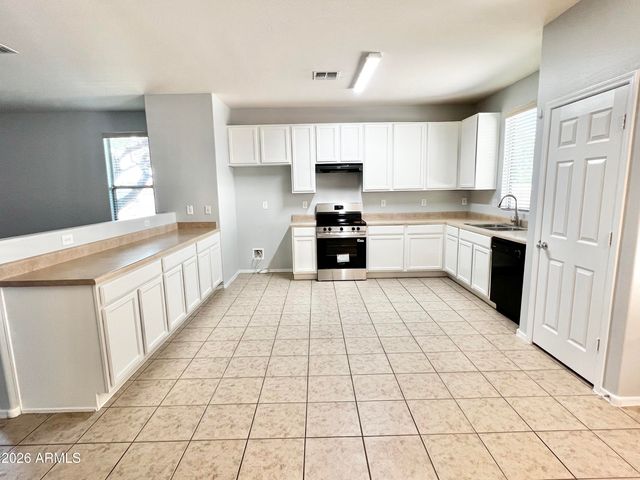 5238 W Cochise Drive, Glendale, AZ 85302