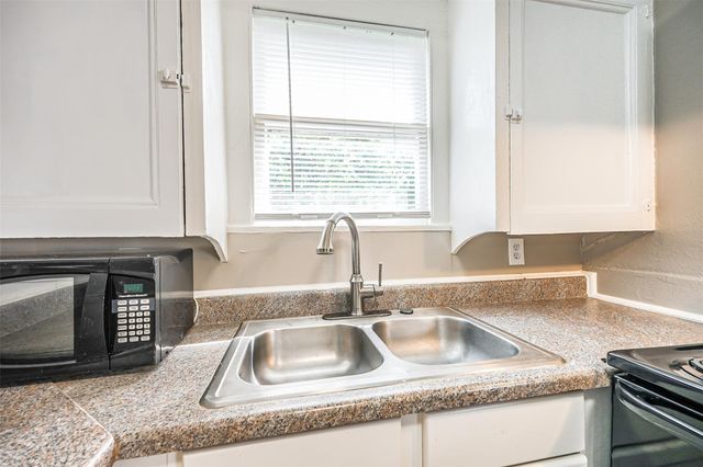 216 Redan Street 5, Houston, TX 77009