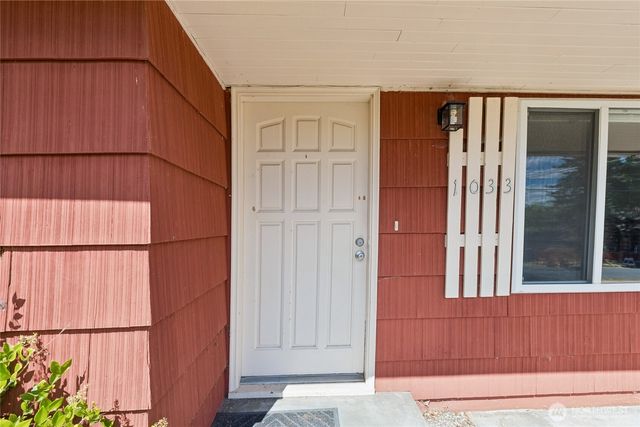 1033 151st Avenue SE, Bellevue, WA 98007