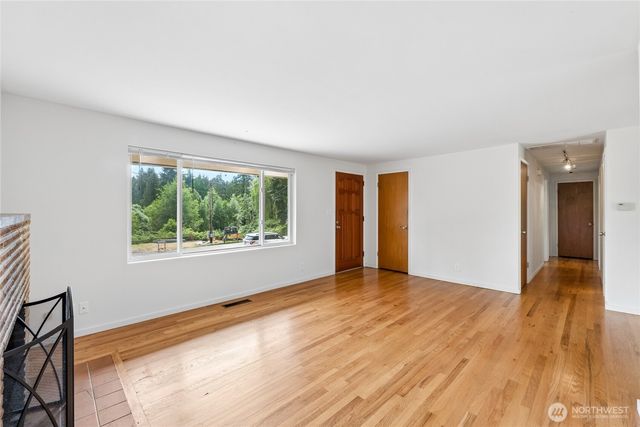 1033 151st Avenue SE, Bellevue, WA 98007