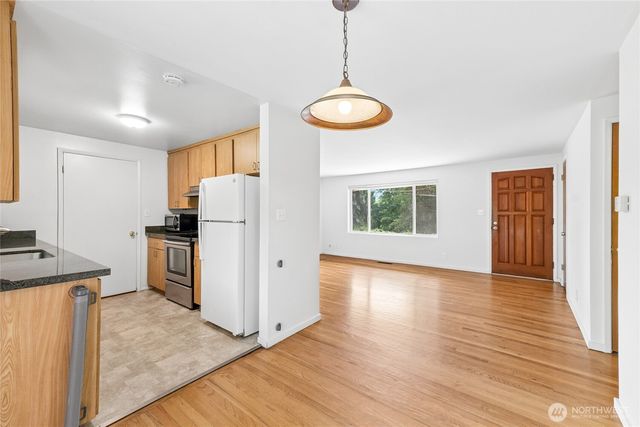 1033 151st Avenue SE, Bellevue, WA 98007