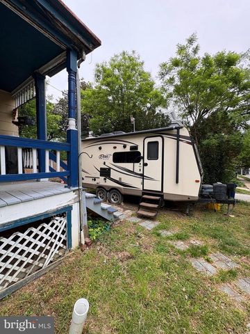 401 CALVIN AVE, Baltimore, MD 21218