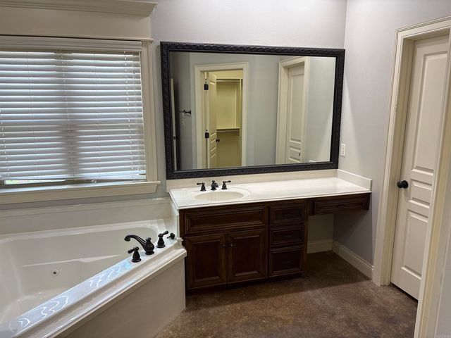 230 Chapel Creek, Conway, AR 72034