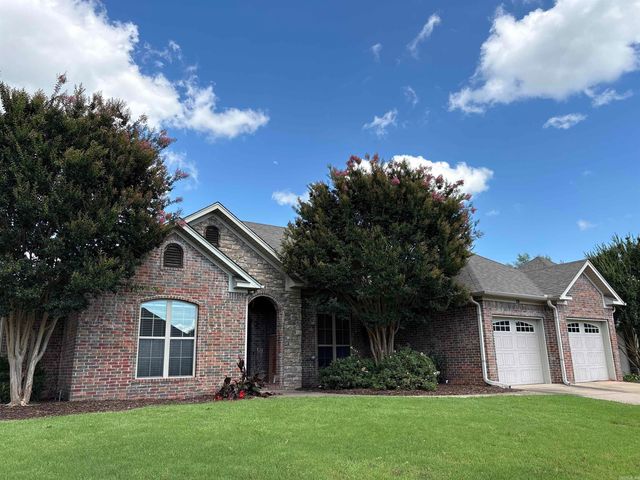 230 Chapel Creek, Conway, AR 72034