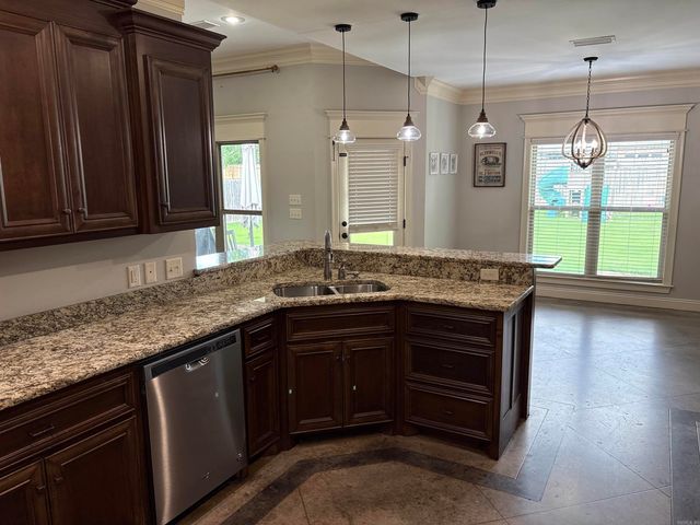 230 Chapel Creek, Conway, AR 72034