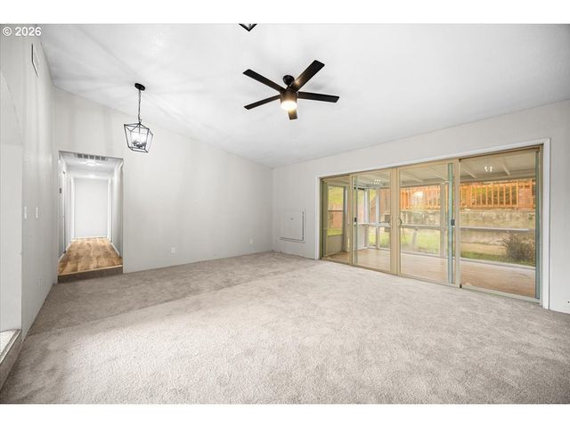 8981 GARDEN VALLEY Rd, Roseburg, OR 97470