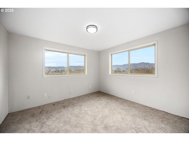 8981 GARDEN VALLEY Rd, Roseburg, OR 97470