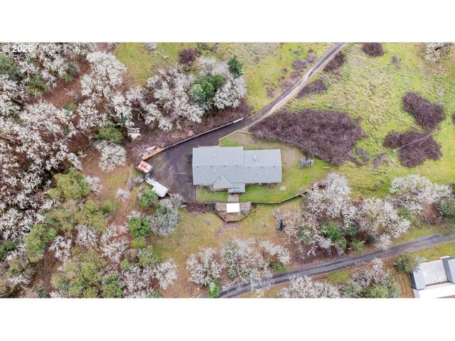 8981 GARDEN VALLEY Rd, Roseburg, OR 97470