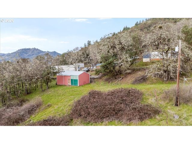 8981 GARDEN VALLEY Rd, Roseburg, OR 97470