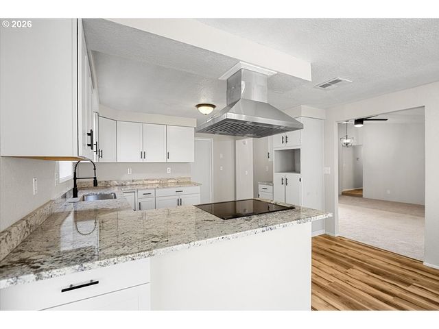 8981 GARDEN VALLEY Rd, Roseburg, OR 97470