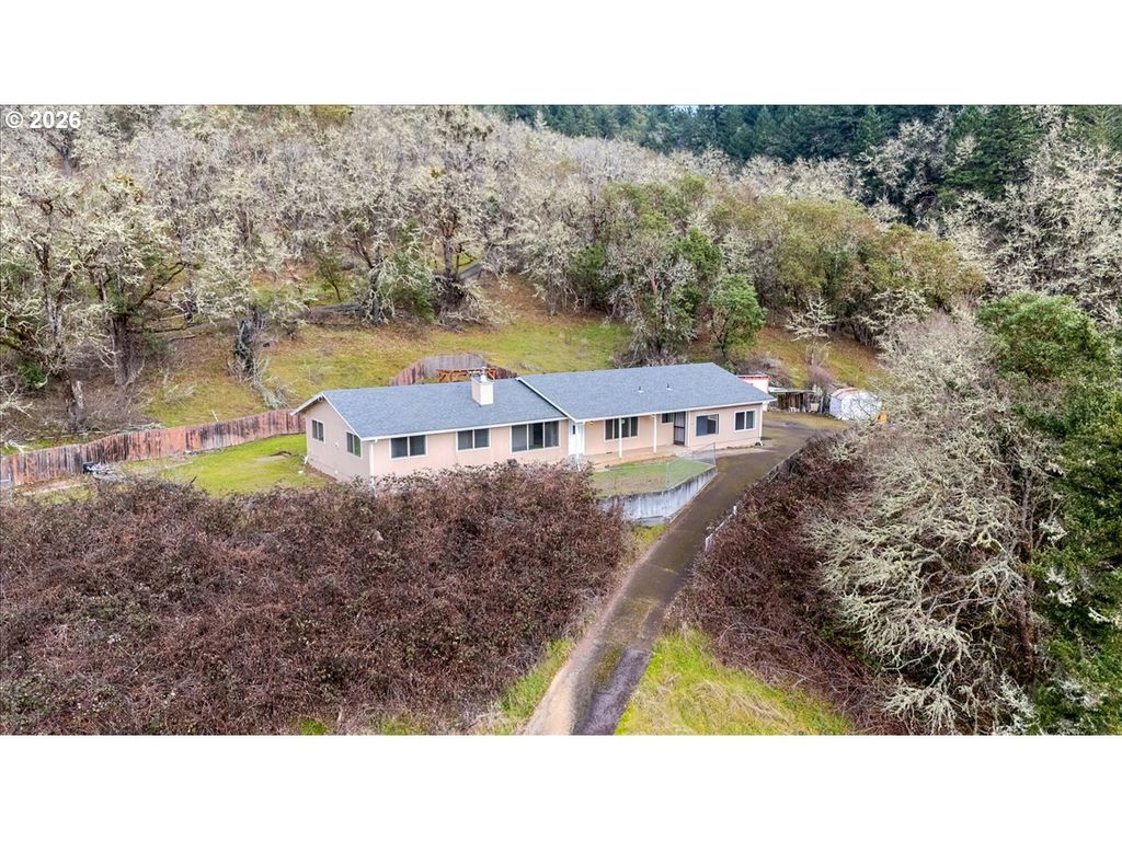 8981 GARDEN VALLEY Rd, Roseburg, OR 97470