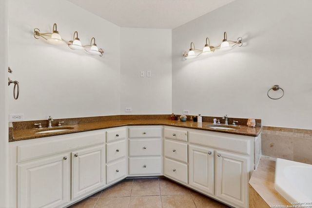 82 Three Lakes, San Antonio, TX 78248
