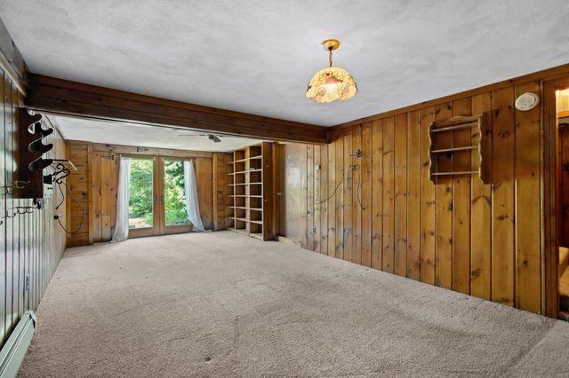 127 Kenmar Dr, Somerset, MA 02726