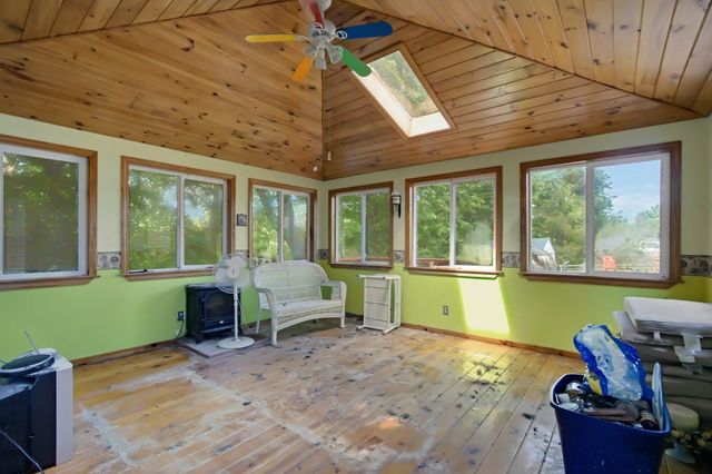 127 Kenmar Dr, Somerset, MA 02726