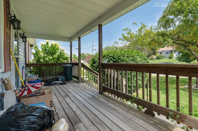 127 Kenmar Dr, Somerset, MA 02726