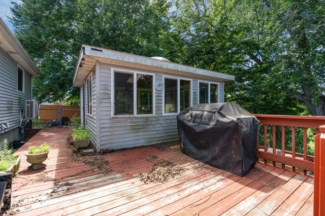127 Kenmar Dr, Somerset, MA 02726