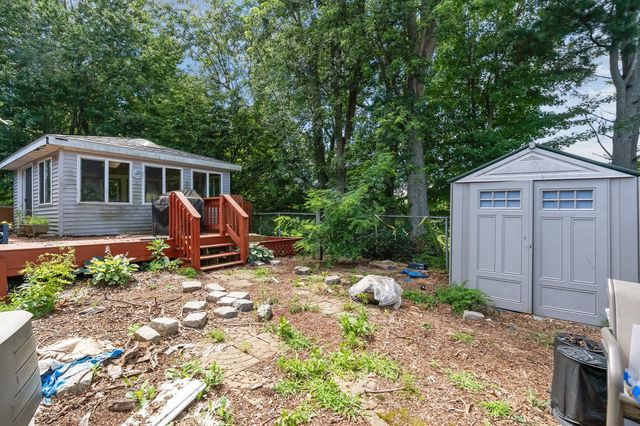 127 Kenmar Dr, Somerset, MA 02726