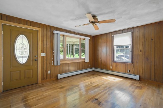 127 Kenmar Dr, Somerset, MA 02726