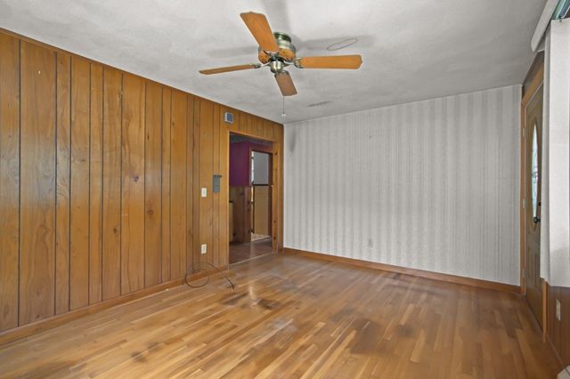 127 Kenmar Dr, Somerset, MA 02726