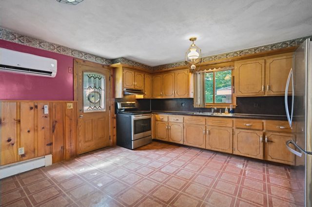 127 Kenmar Dr, Somerset, MA 02726