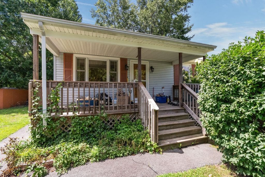 127 Kenmar Dr, Somerset, MA 02726