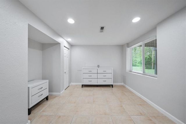 8731 Greeley Drive, Kansas City, KS 66109