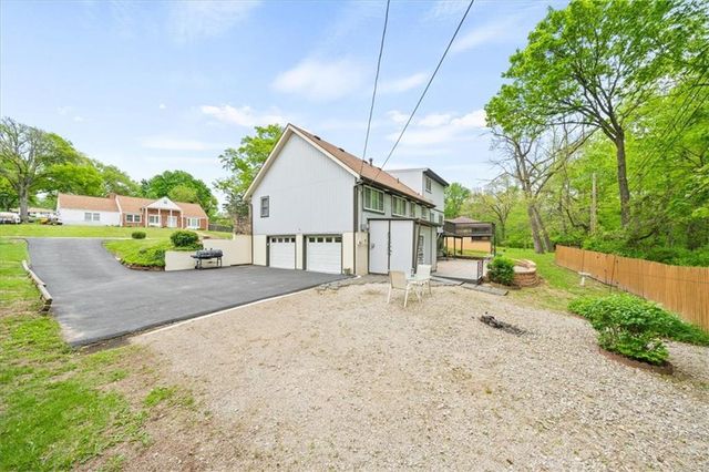 8731 Greeley Drive, Kansas City, KS 66109