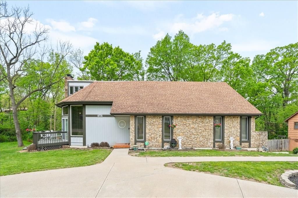 8731 Greeley Drive, Kansas City, KS 66109