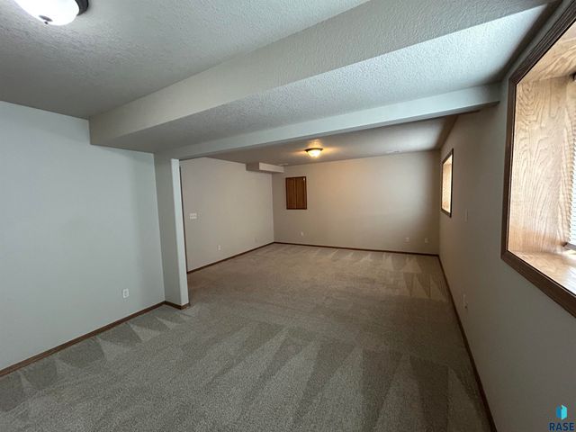 507 Almond Ave Avenue, Harrisburg, SD 57032