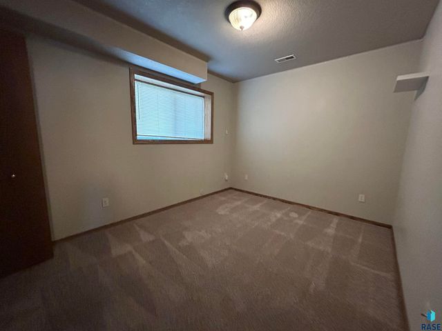 507 Almond Ave Avenue, Harrisburg, SD 57032