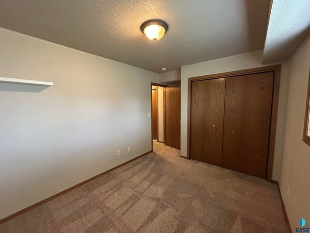 507 Almond Ave Avenue, Harrisburg, SD 57032
