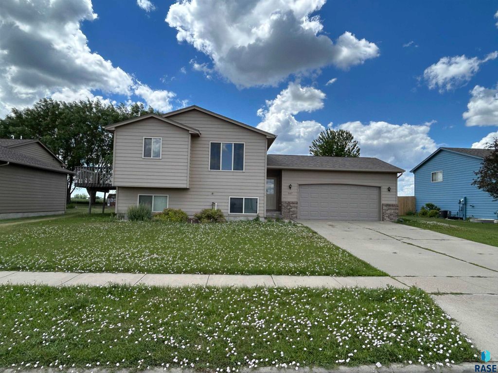 507 Almond Ave Avenue, Harrisburg, SD 57032