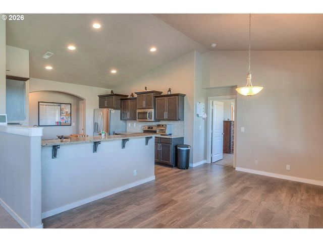 53475 BRIDGE Dr, La Pine, OR 97739