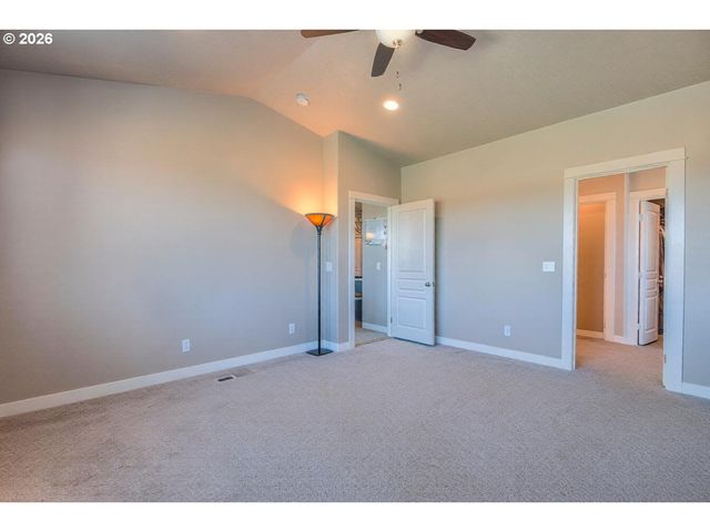 53475 BRIDGE Dr, La Pine, OR 97739