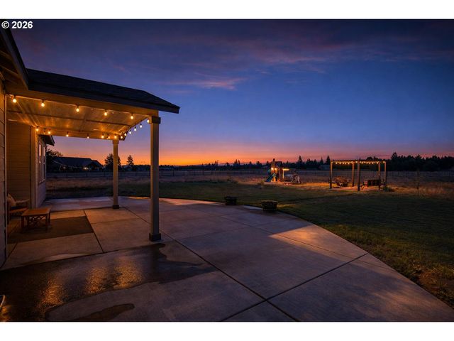 53475 BRIDGE Dr, La Pine, OR 97739