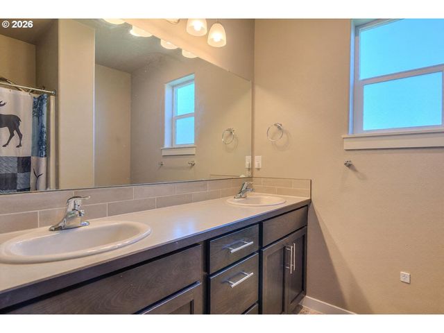 53475 BRIDGE Dr, La Pine, OR 97739