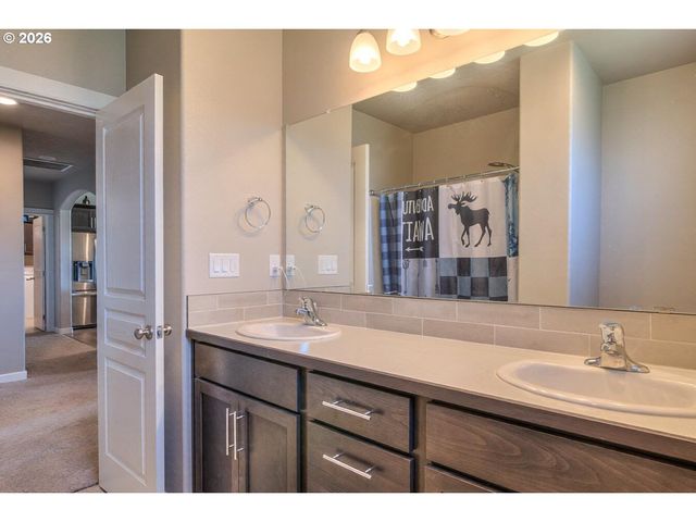 53475 BRIDGE Dr, La Pine, OR 97739