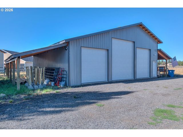 53475 BRIDGE Dr, La Pine, OR 97739