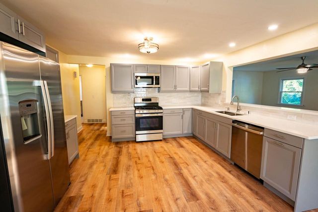 1153 N 11th AVENUE, West Bend, WI 53090