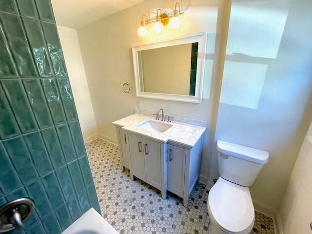 1153 N 11th AVENUE, West Bend, WI 53090