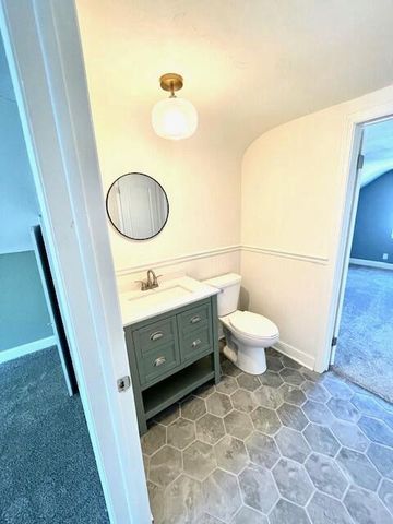 1153 N 11th AVENUE, West Bend, WI 53090