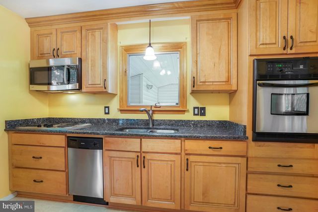 1403 DISNEY RD, Severn, MD 21144