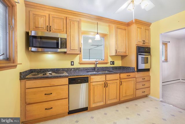 1403 DISNEY RD, Severn, MD 21144