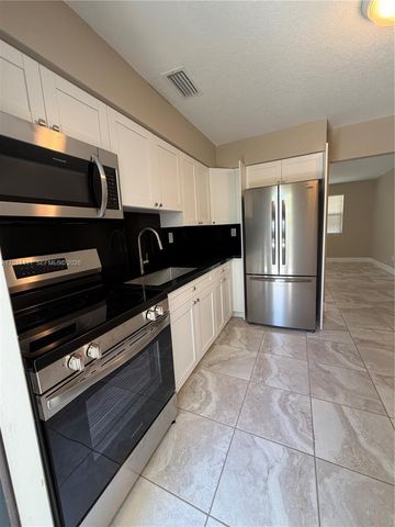 9250 SW 168th St 9252, Palmetto Bay, FL 33157