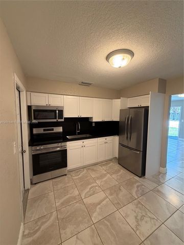 9250 SW 168th St 9252, Palmetto Bay, FL 33157