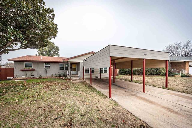 5864 NW Dearborn Ave, Lawton, OK 73505